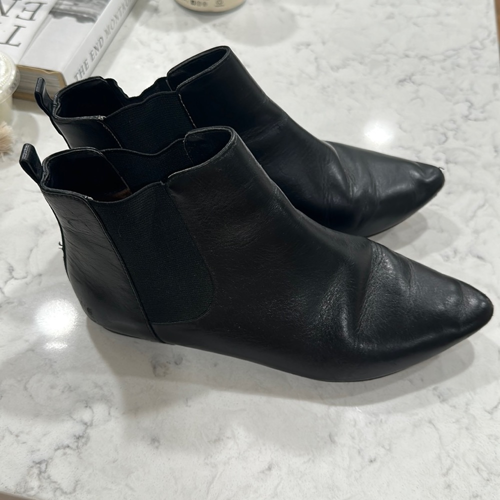 Joie black flat booties size 36, slightly worn, good condition! Holiday perfect!